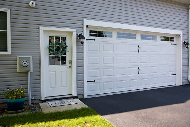 24/7 Emergency Garage Door Roller Replacement experts in Petersburg city County, VA
